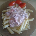 Těstoviny s omáčkou se slaninou a rajčaty